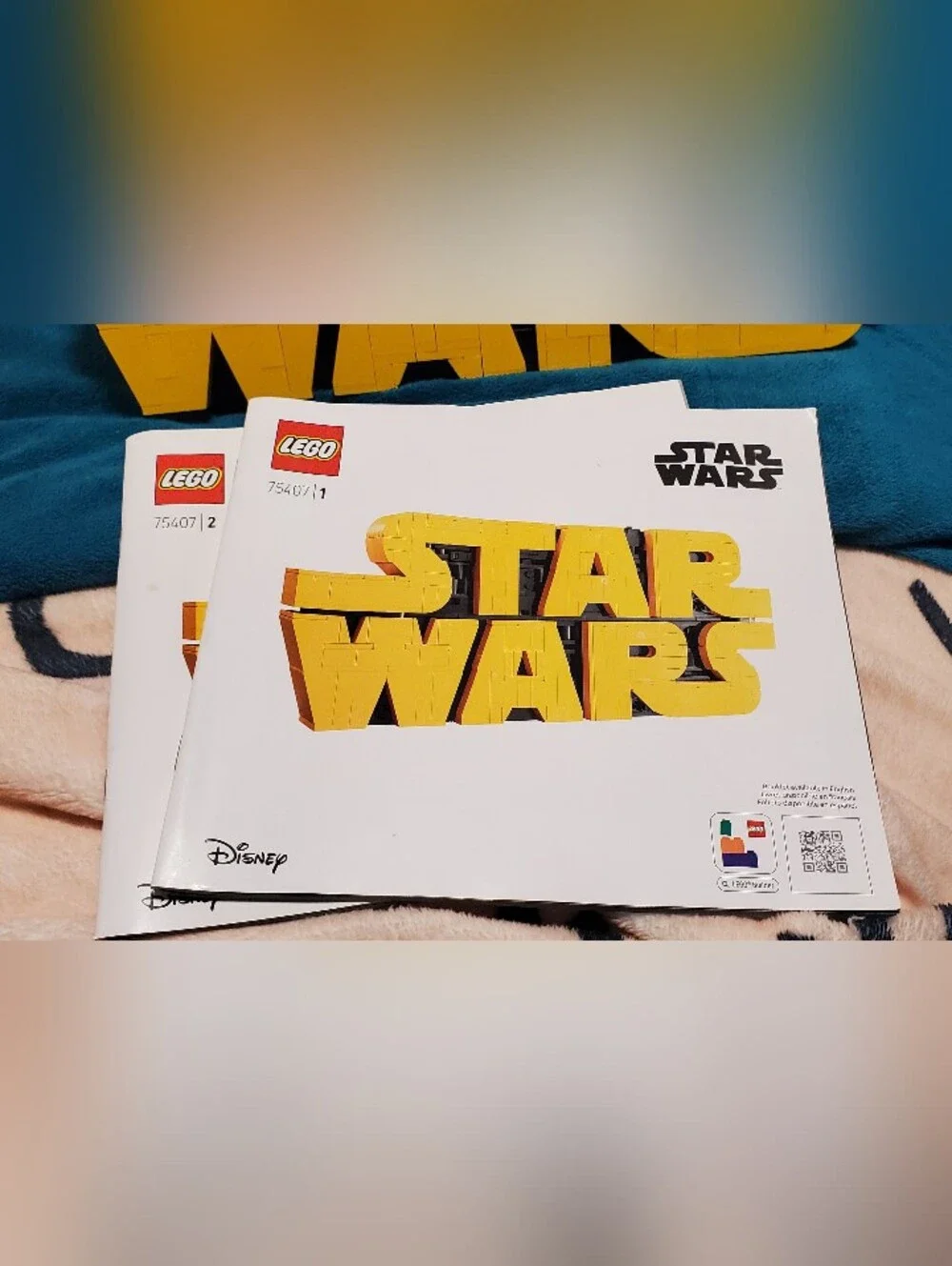 LEGO Star Wars Bold Yellow 'STAR WARS' Logo Building Set